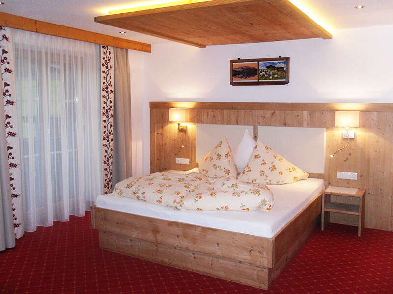 Doppelbettzimmer im Jenneweinhof in Tux